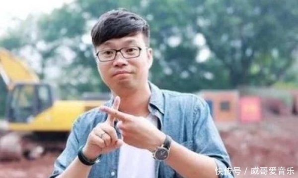  王迅|《极限》王迅下楼梯险摔倒，谁注意兄弟团反应暴露真实人缘