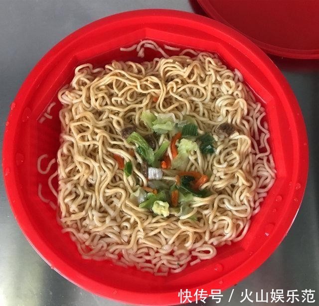 鸡蛋|鸡蛋酱拌面,面条Q弹、筋道又爽滑