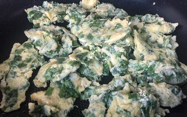 鸡蛋|韭菜鸡蛋别再炒着吃了,试试这个做法,比包饺子都好吃,真香