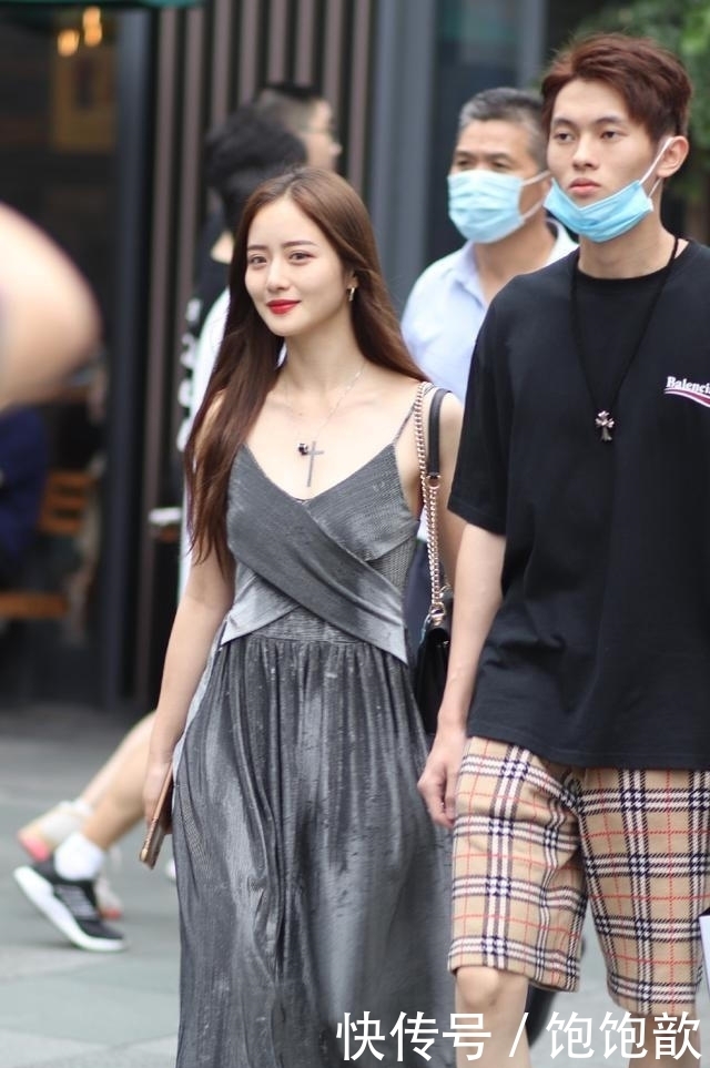  清爽|初秋选择裙装穿搭，让你尽享清爽，轻松展现出自信大方的美