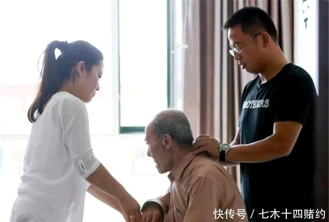 不孝|这3类父母，老了之后孩子抢着“孝顺”，晚年生活很幸福