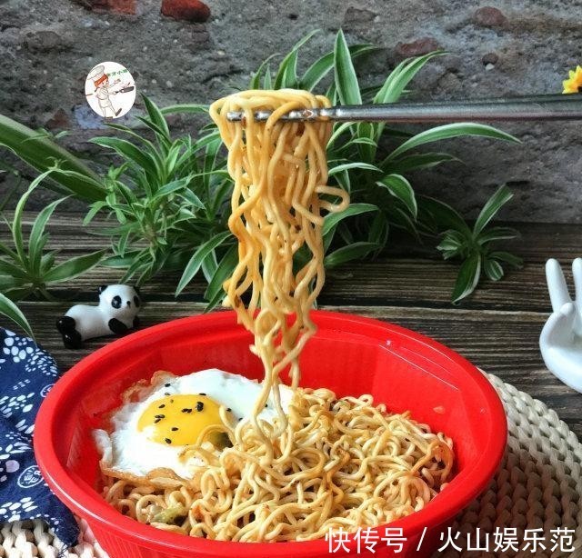  鸡蛋|鸡蛋酱拌面，面条Q弹、筋道又爽滑