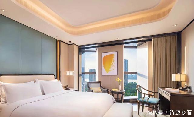 广州瑰丽酒|9月欲望清单丨 野奢营地小住，网红展览开幕