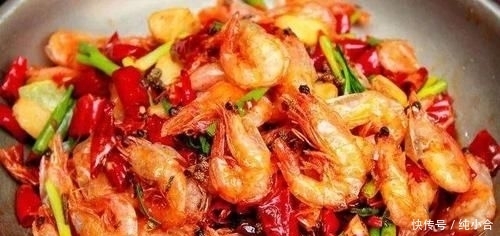 上当|吃小龙虾时,可以吃虾头和虾黄吗?看完赶紧的告诉家人别上当啦!