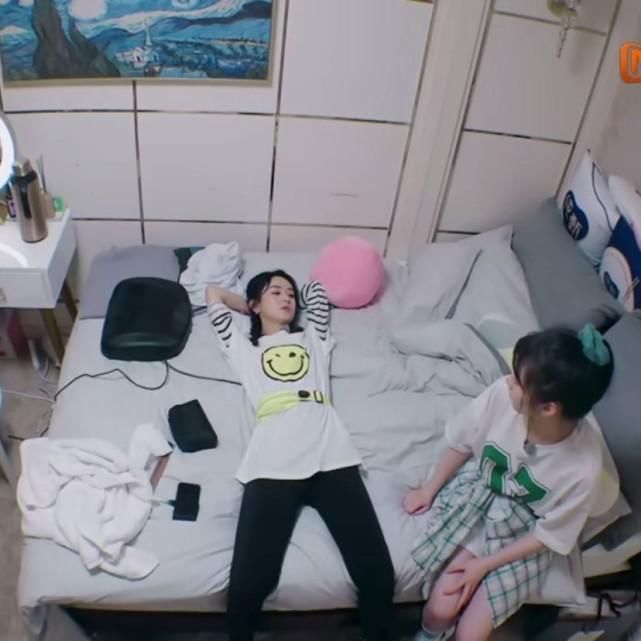  特别|赵丽颖《中餐厅》崩溃大哭，李浩菲暖心安慰，颖宝说话太直情绪失控