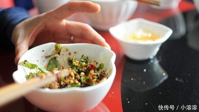 时会|吃火锅时会调的这3种"蘸料"的人, 店老板透露: 肯定是行家!