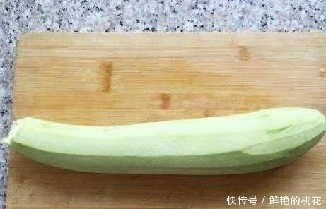 一滴水|茄子新吃法,拌一拌烙一烙就出锅,不加一滴水,香软营养还健康