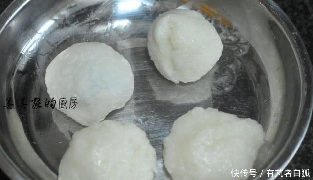 教你做|农村姑娘教你做糍粑,步骤简单,1次就成功,学会给家人露一手