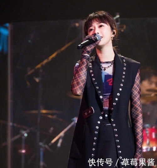  双丰收|曾是那英组“四金花”，因吴莫愁与张碧晨闹翻，今事业爱情双丰收