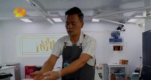  中餐厅|《中餐厅》继辣子鸡后，林大厨泡菜鱼头也翻车？网友：食欲全无！