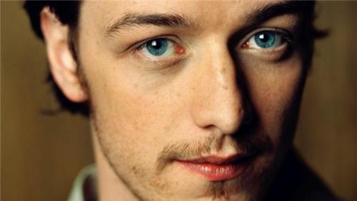 蓝眼睛|中国“蓝眼睛”女孩刚出生就被抛弃,被好心人领养后,如今怎样了