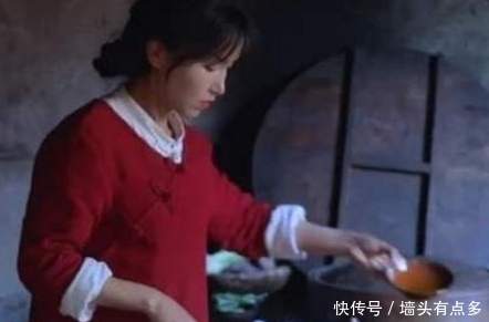  李子|李子柒自制“红烧肉”，看清桌上无滤镜食物，网友：请我都不吃！