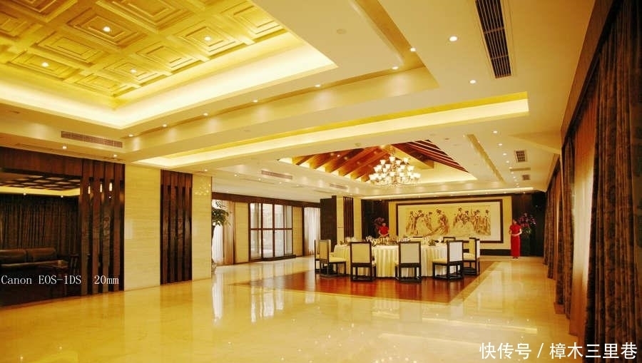 所及|黄金酒店一晚仅需2000元,触目所及都是黄金!