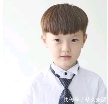 潮爸|潮爸 潮妈带娃出行，有什么流行的穿搭值得推荐？