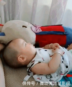 街上|“看这女子的裙子真的挺任性，走在街上我都替她感到尴尬”哈哈哈