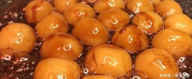  红糖水|三个土豆，一碗糯米粉，出锅后连汤都不剩