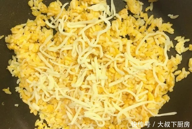  大叔|剩米饭怎么吃？大叔教你芝士饭团，香气扑鼻，简单易学，家人喜欢