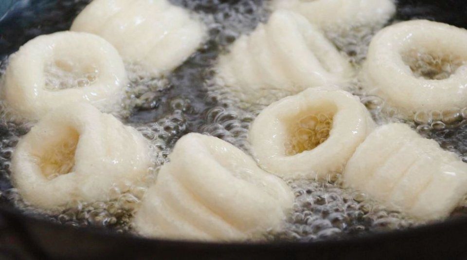 白糖|白糖和糯米粉还能这么吃,第一次吃就吃上瘾了,外酥里糯