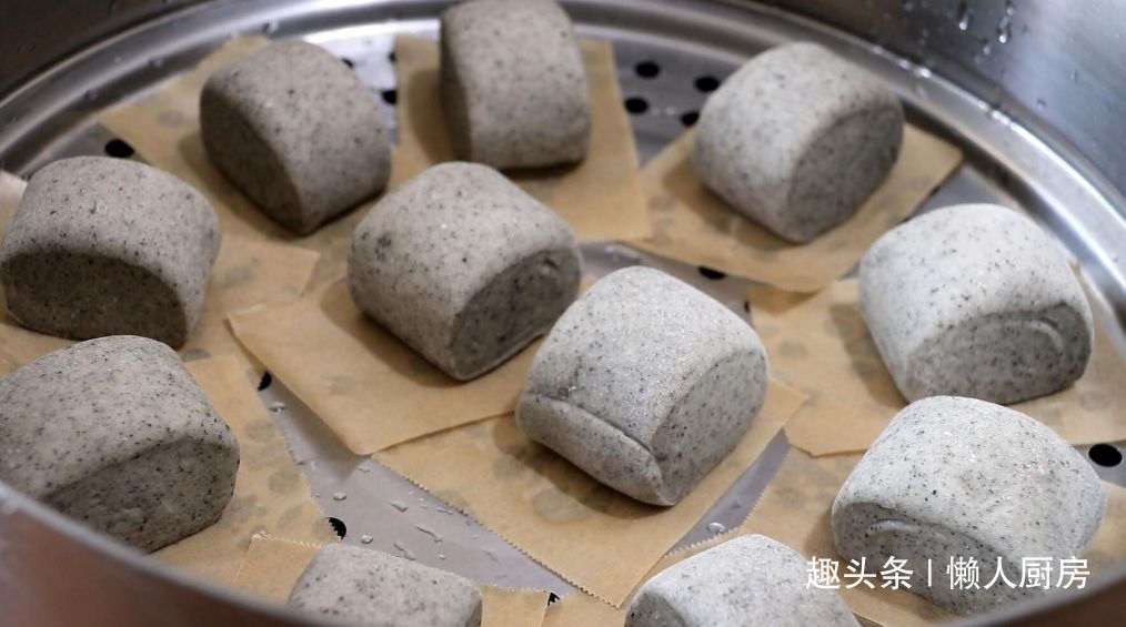  做法|这是刀切馒头的做法，不需要二次醒发，加上黑芝麻，香味更浓