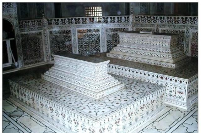 皇后|古代印度最美的皇后,皇帝为她废除后宫,还为她修世界最豪华陵墓