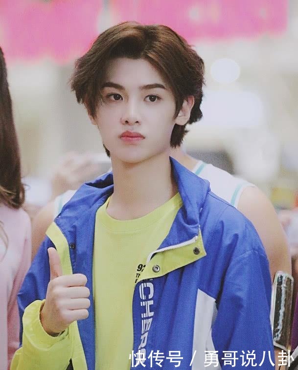 高强度|乐华旗下艺人都是如此高强度工作18岁的黄明昊直言,想“逃跑”