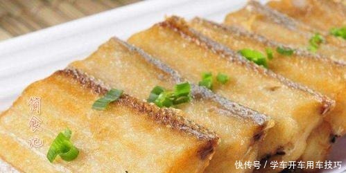 炸出的带|干炸带鱼，直接拍粉炸就错了，难怪腥气不好吃，大厨这样做才对