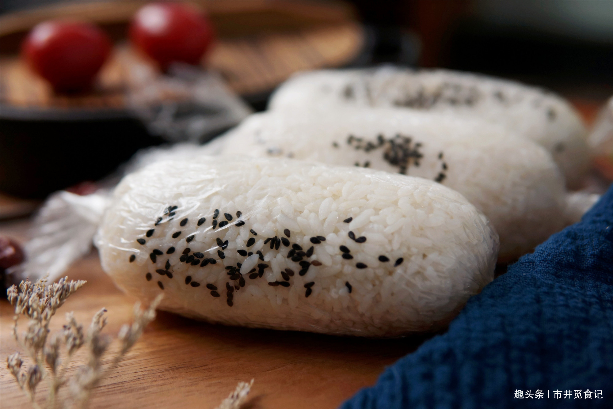  保鲜膜|早餐学会这吃法，家里大米不够吃了，上班上学拿一个就走，方便