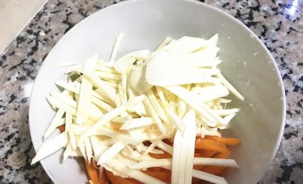 小吃|90后夫妻在英国卖“国产小吃”,每天排长队,老外:晚了吃不到