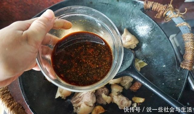 入口|猪脚加了一勺这个,味道香浓醇厚,入口肥而不腻,真是越吃越上瘾