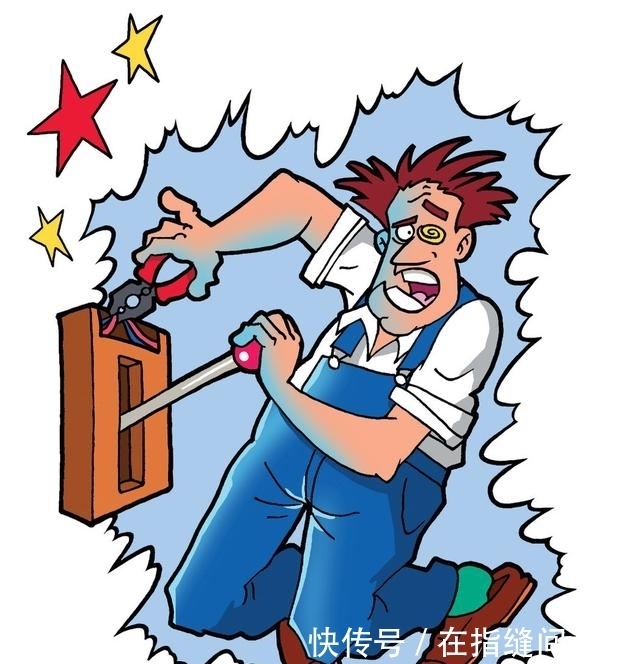  脱衣服|孩子被烫伤后，先脱衣服还是冲冷水？第一步很关键，家长别做错