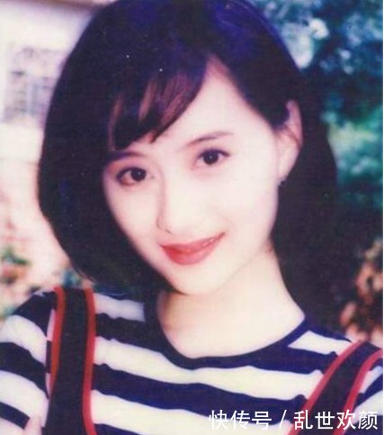 44岁陈德容近照!当年白吟霜惊为天人,现在成这般样子