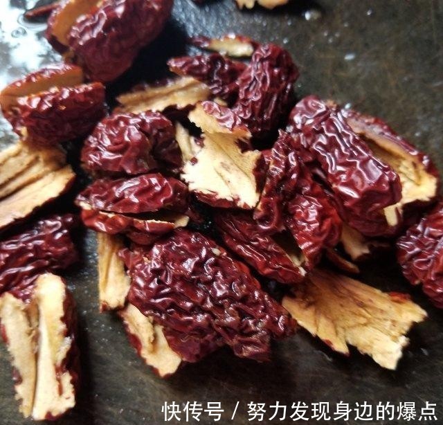 滋润|椰青猴头菇鸡汤,清甜滋润养胃