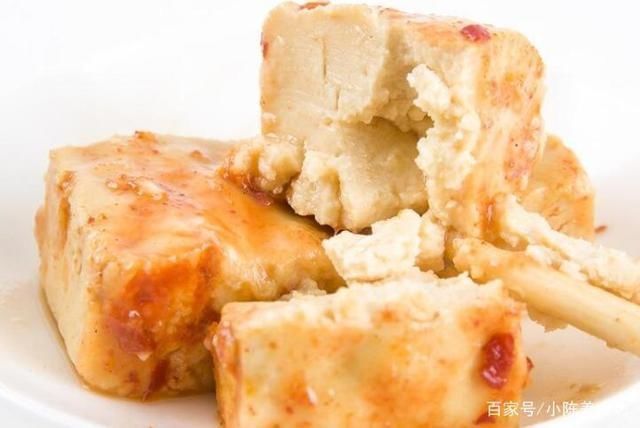 刷上一层|烙葱花饼时,不要只加葱花,多加一种食材,饼香软好吃有嚼劲