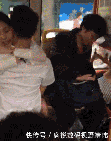 到底|搞笑GIF:美女别再拍了,饭到底还做不做了