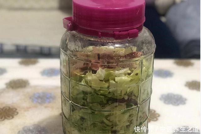 菜坛子|教您一道快手泡菜，头天晚上腌，第二天早上就能吃，开胃又下饭