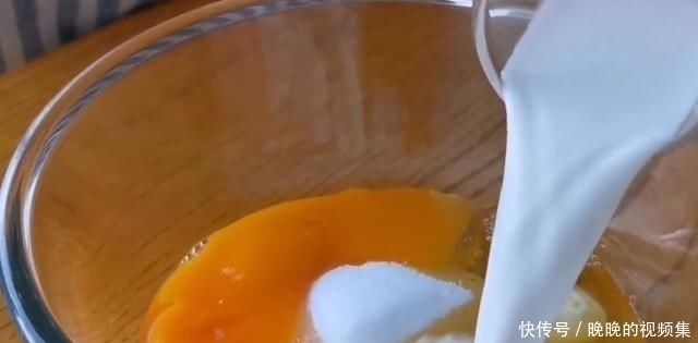  面粉|面粉别蒸馒头了，加2个西红柿，不用蒸不用烙，出锅比吃肉还香