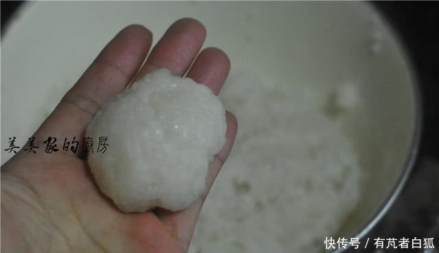 教你做|农村姑娘教你做糍粑,步骤简单,1次就成功,学会给家人露一手
