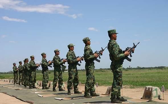 塑料|我国单兵武器又迈一步新一代30发塑料弹匣，弹夹容量一目了然