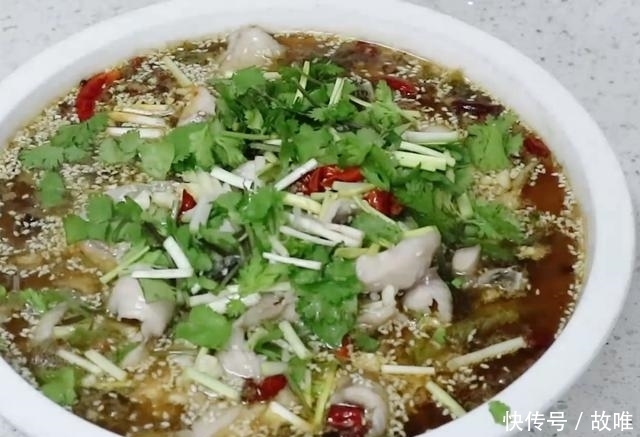  起锅烧油|酸菜鱼，中秋家宴请不要错过，简单几步就能做出一锅美味！