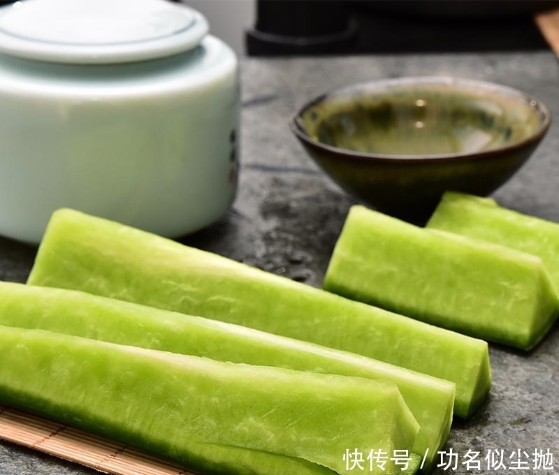 水果|建议:超市看见这4种水果一定买几斤,放冰箱冻,新年全家吃的爽