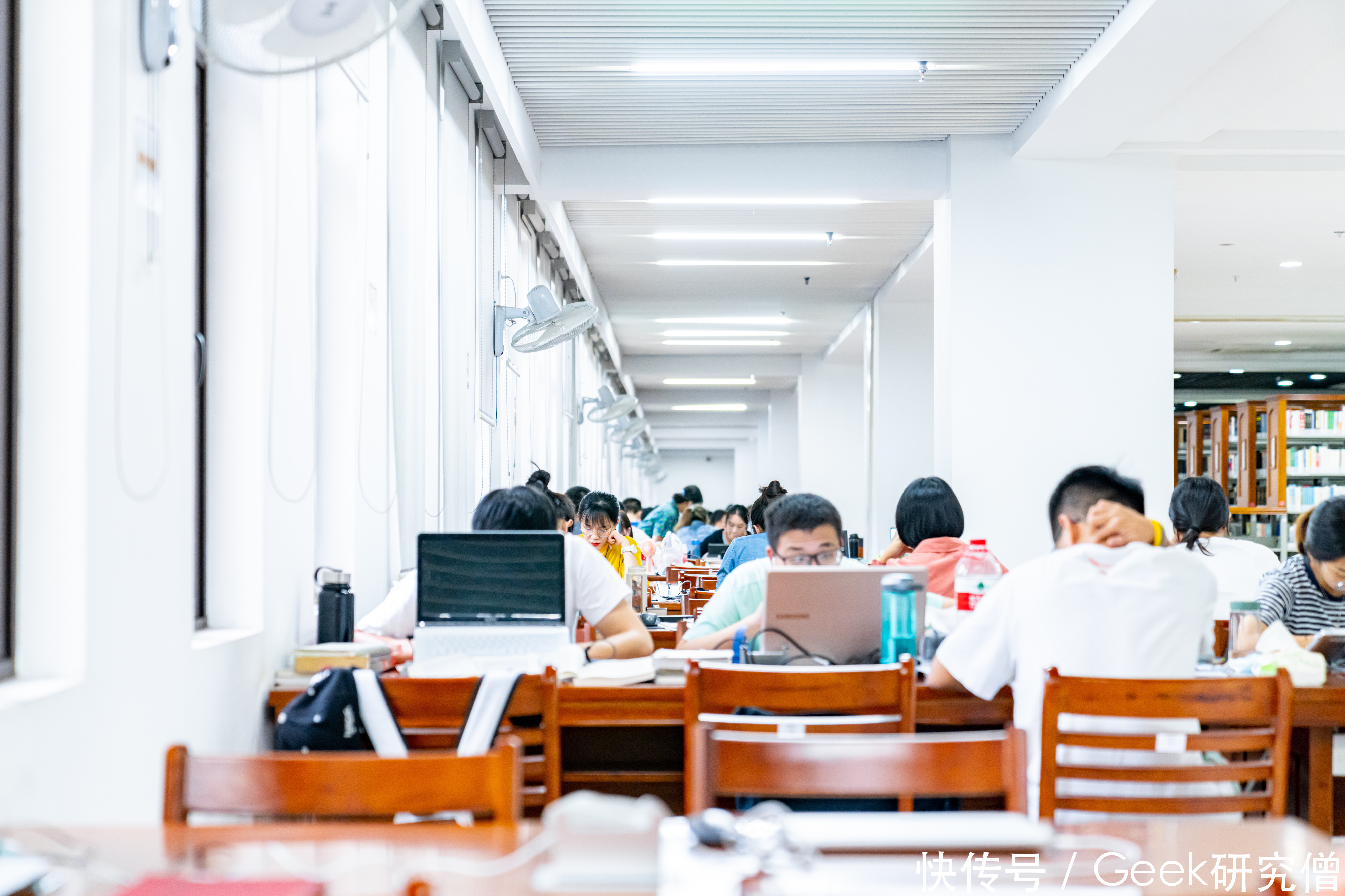 精灵|办公/影音/游戏全能跨界,惠普OMEN暗影精灵6游戏本深度解读