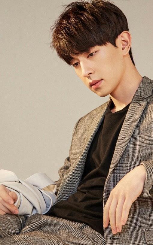 邓伦|从流量艺人变成综艺咖?邓伦粉丝脱粉回踩,质疑邓伦没有事业心