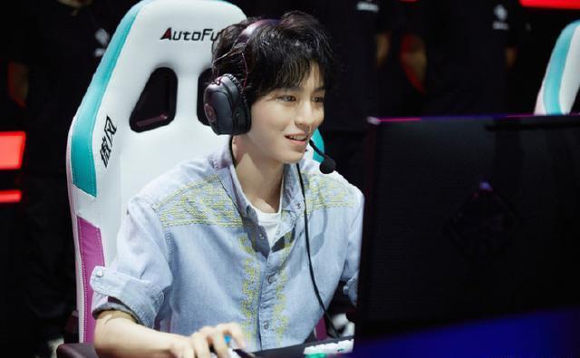  实力|网友热议王俊凯LPL九周年表现：若风实力下滑太离谱了，王俊凯电竞男主