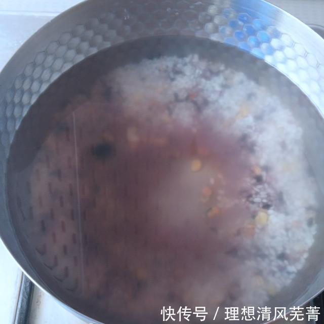 百合|百合杂粮粥，润肺养颜，很适合秋天