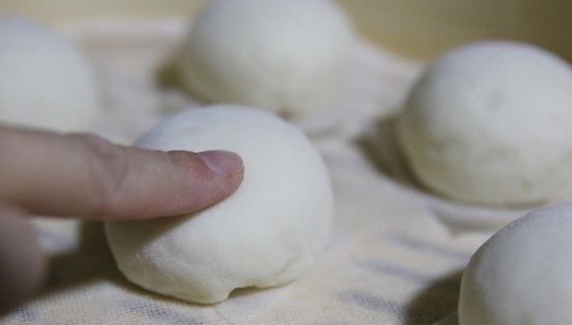 道放了多少|蒸包子馒头时,注意这七点,轻松解决发面回缩问题