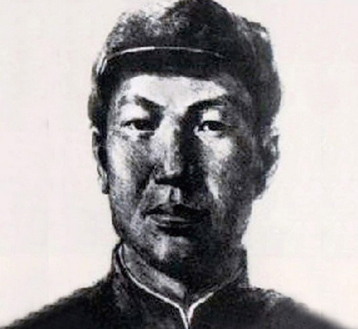 至少|他是黄麻起义总指挥,发展出红四方面军,21岁牺牲,否则至少大将