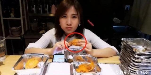 鸡翅|密子君狂吃30个鸡翅包饭,当镜头远离食物后,网友当我傻子啊!