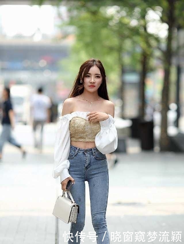  姑娘|街拍美女：因为图三姑娘的笑容，感觉世界又那么的美好温暖