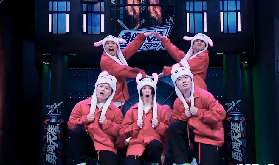 大饼|王一博冠军气势下滑,大饼输给小鸡并不意外,布布早已给出暗示