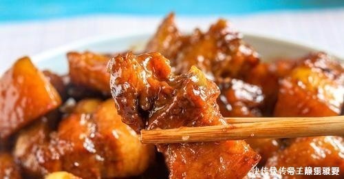 红烧肉|红烧肉时,别再放八角和桂皮了放这2样炖才香,减肥也要吃一顿